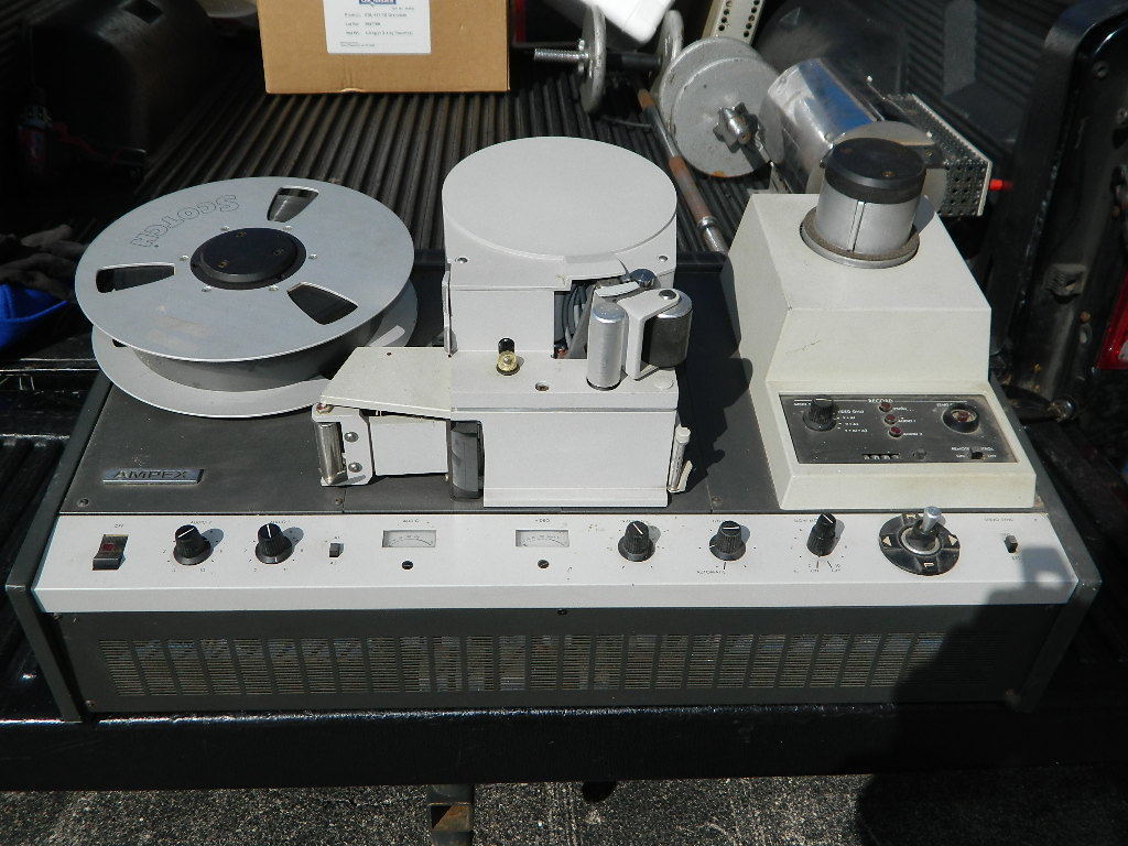 AMPEX VR660 VTR2.jpg
