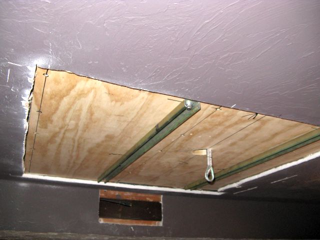 Marquee Hanging 10-08 007.jpg