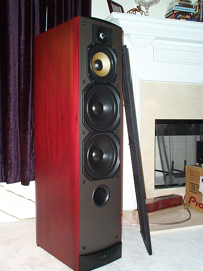Studio100v2.JPG