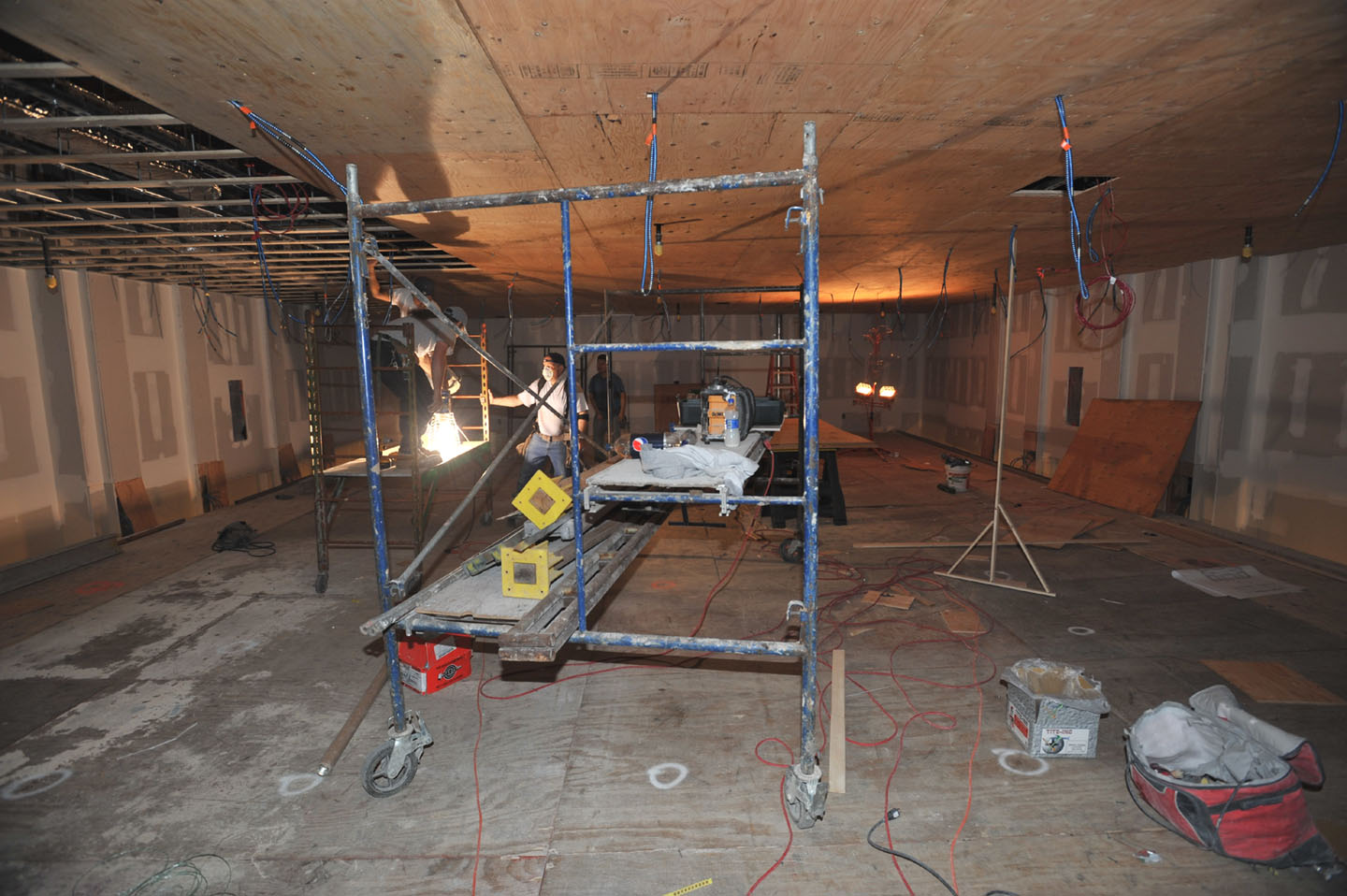 Upper Level May 21 - 09 - 2.JPG